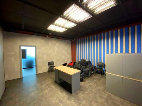 комерційна за адресою Перемоги вул., 61