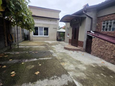 будинок за адресою Мирна вул., 1