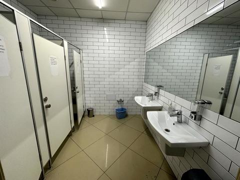 комерційна за адресою Перемоги вул., 61