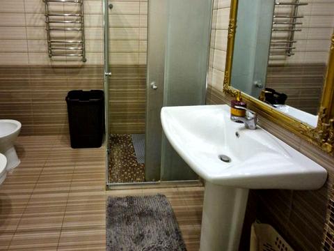 квартира за адресою Дніпровська набережна вул., 14