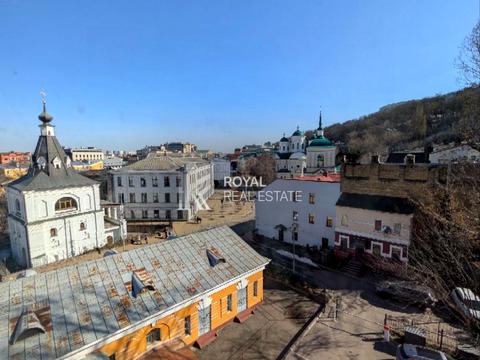 квартира по адресу Андреевский спуск, 1-А