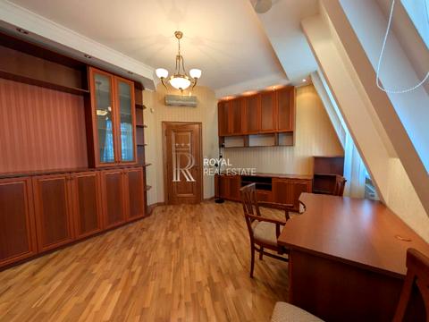 квартира по адресу Андреевский спуск, 1-А