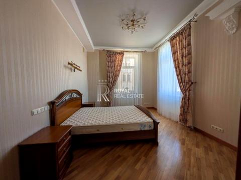 квартира по адресу Андреевский спуск, 1-А