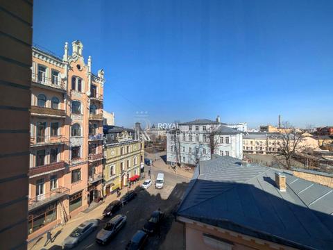 квартира по адресу Андреевский спуск, 1-А