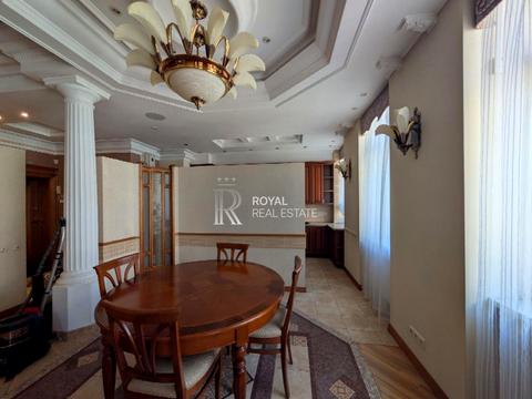 квартира по адресу Андреевский спуск, 1-А