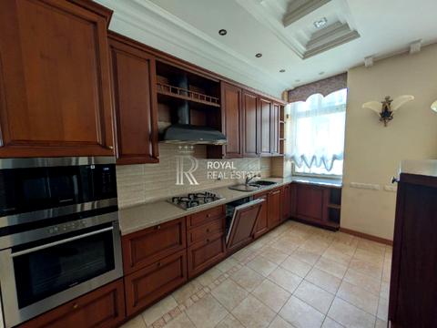 квартира по адресу Андреевский спуск, 1-А