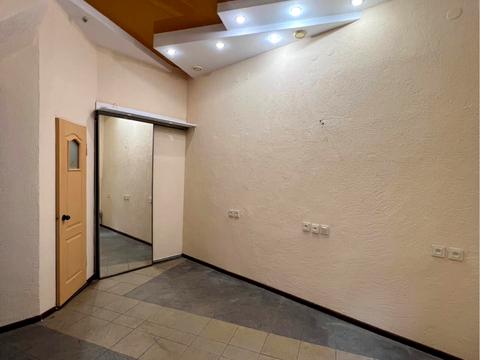 комерційна за адресою Крехівська вул., 9