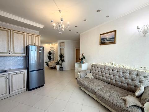 квартира за адресою Літературна вул., 1а