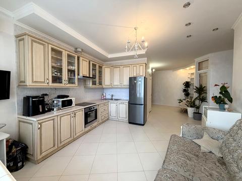 квартира за адресою Літературна вул., 1а