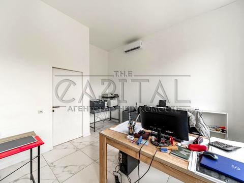 комерційна за адресою Київ, Болсуновська вул. (Сергія Струтинського), 4