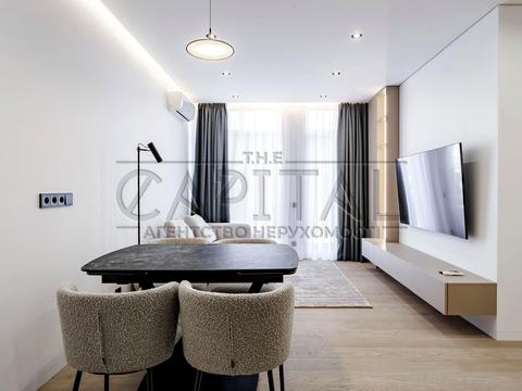 квартира за адресою Київ, Салютна вул., 21