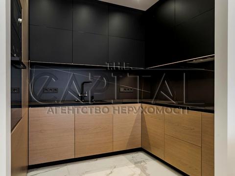 квартира за адресою Київ, Салютна вул., 21