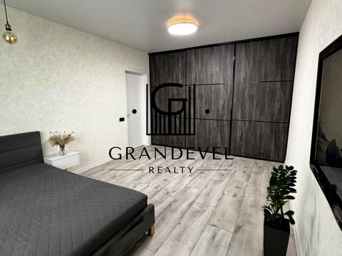 квартира за адресою Академіка Єфремова вул. (Командарма Уборевича), 7-А