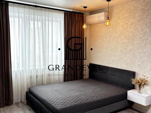 квартира за адресою Академіка Єфремова вул. (Командарма Уборевича), 7-А