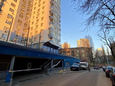 квартира за адресою Кирило-Мефодіївська вул., 2