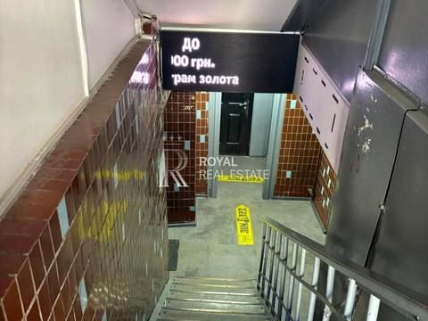 комерційна за адресою Саксаганського вул., 13/42