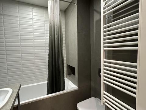 квартира за адресою Академіка Лебедєва вул., 1