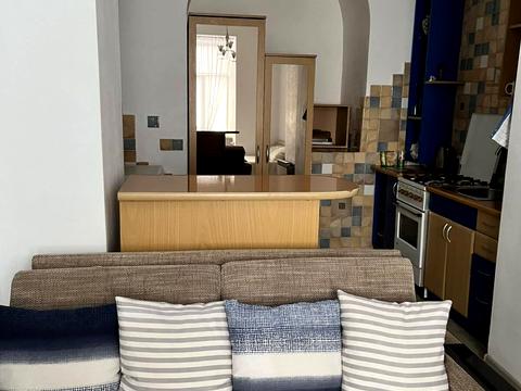 квартира за адресою Театральна вул., 23