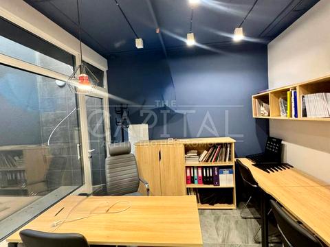 комерційна за адресою Дніпровська набережна вул., 18-Б