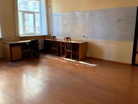 комерційна за адресою Дмитрівська вул., 71