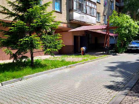 комерційна за адресою Олександра Довженка вул., 6