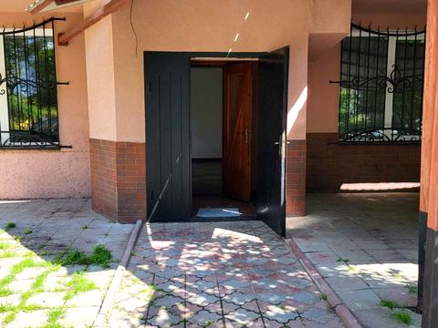 коммерческая по адресу Александра Довженко ул., 6