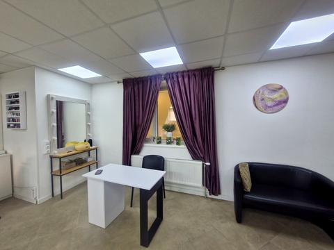 комерційна за адресою Зоопаркова вул., 6