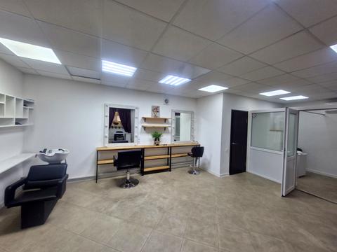 комерційна за адресою Зоопаркова вул., 6