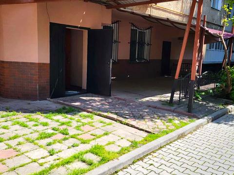 комерційна за адресою Олександра Довженка вул., 6