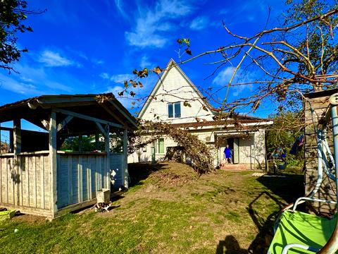 будинок за адресою с. Красилівка, Центральна, 9