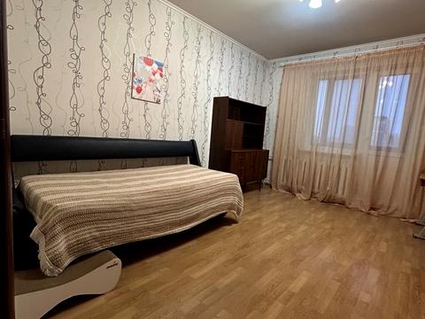 квартира за адресою Богатирська вул., 2-А