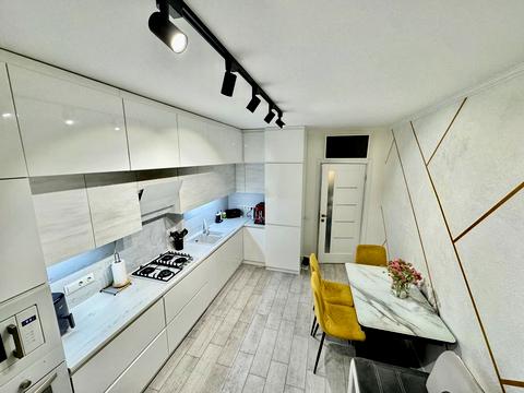 квартира за адресою Олександра Довженка вул., 33