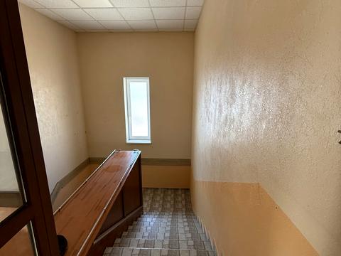 комерційна за адресою Нежданової вул., 34