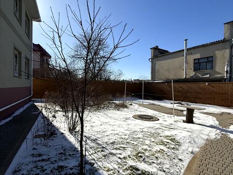 комерційна за адресою Нежданової вул., 34