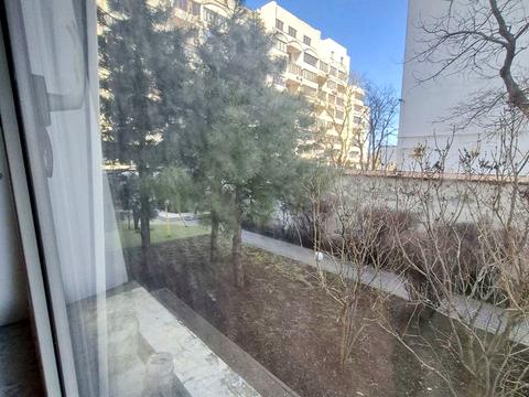 комерційна за адресою Французький бульв., 49А