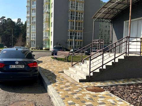 коммерческая по адресу Полесская ул., 4