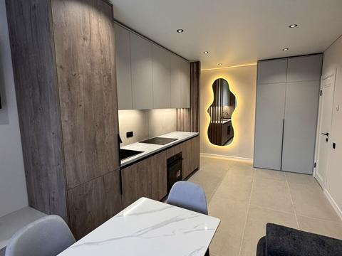 квартира за адресою Тиха вул., 12-А