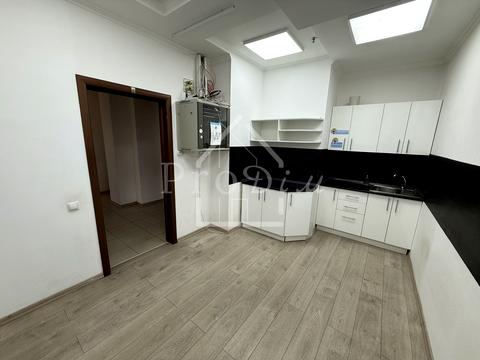 коммерческая по адресу Антоновича ул. (Горького), 172