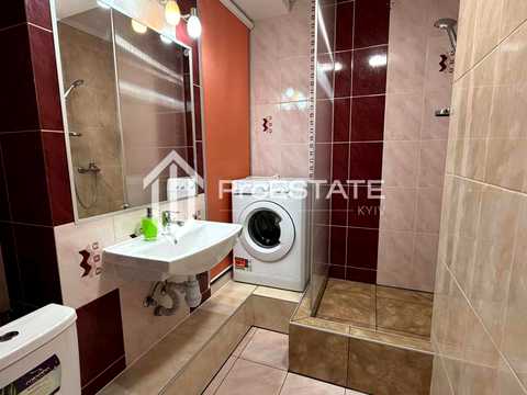квартира за адресою Анни Ахматової вул., 22