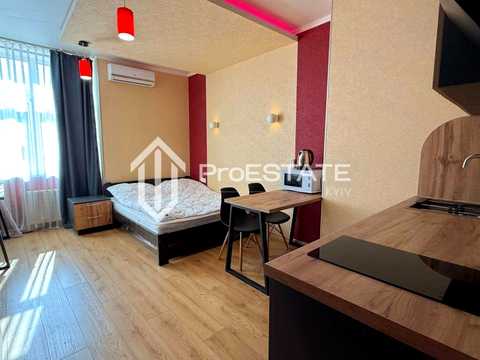квартира за адресою Анни Ахматової вул., 22
