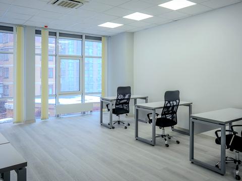 комерційна за адресою Євгена Коновальця вул. (Щорса), 36д