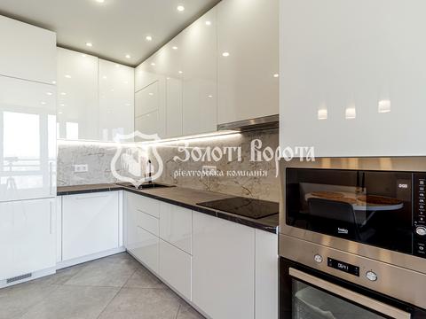 квартира за адресою Дніпровська набережна вул., 20-Б