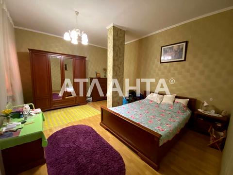 будинок за адресою Анни Ахматової вул.