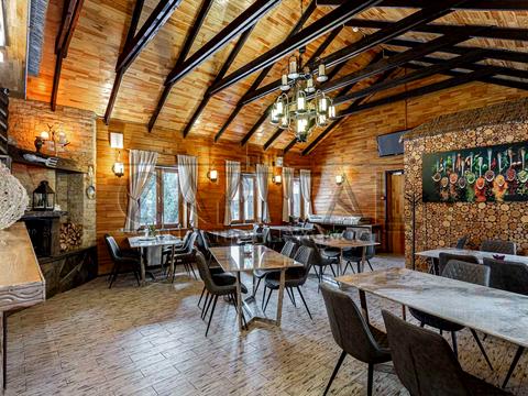 комерційна за адресою Шевченка вул., 8