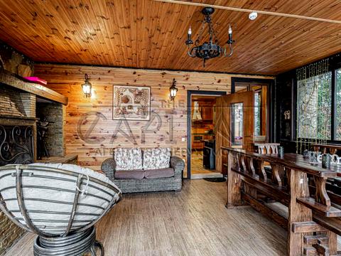 комерційна за адресою Шевченка вул., 8