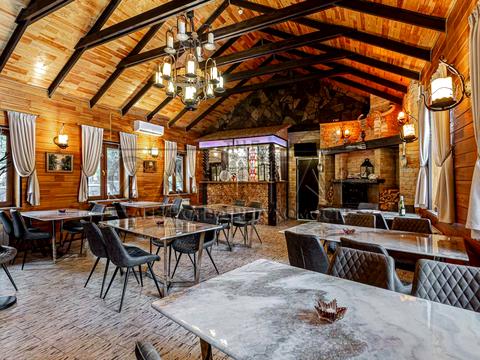 комерційна за адресою Шевченка вул., 8