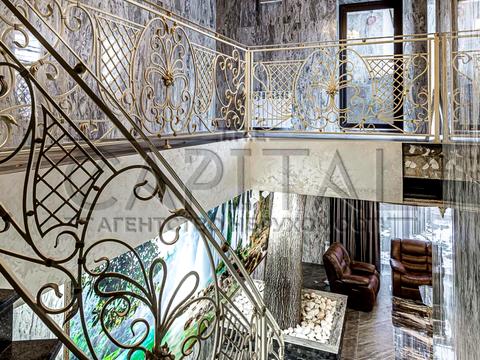 комерційна за адресою Шевченка вул., 8