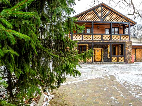 комерційна за адресою Шевченка вул., 8