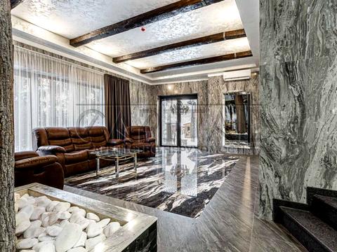 комерційна за адресою Шевченка вул., 8