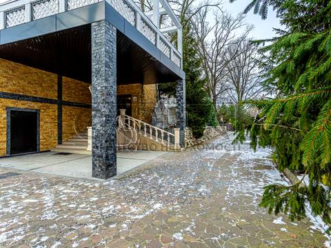 комерційна за адресою Шевченка вул., 8